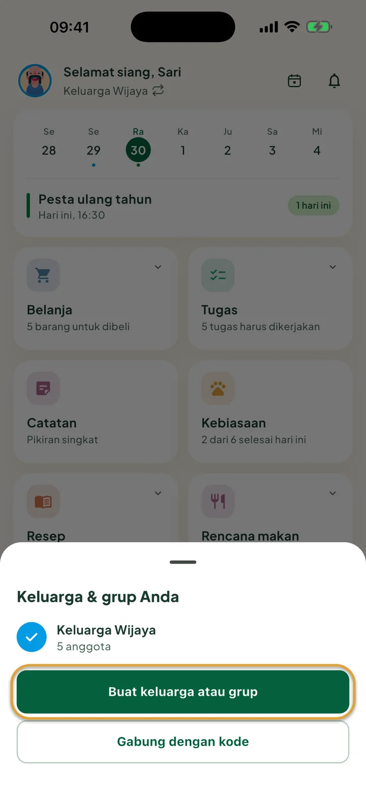 Lembar Keluarga & grup Anda di atas Beranda. Tombol Buat keluarga atau grup dilingkari.