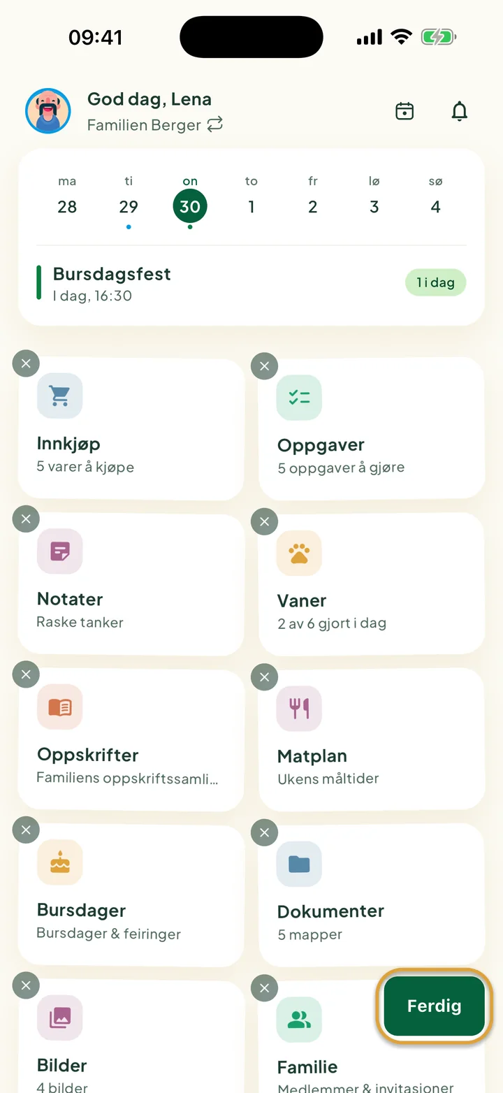 Startskjermen i redigeringsmodus, med en × på hver rute. Knappen Ferdig nede til høyre er ringet inn.