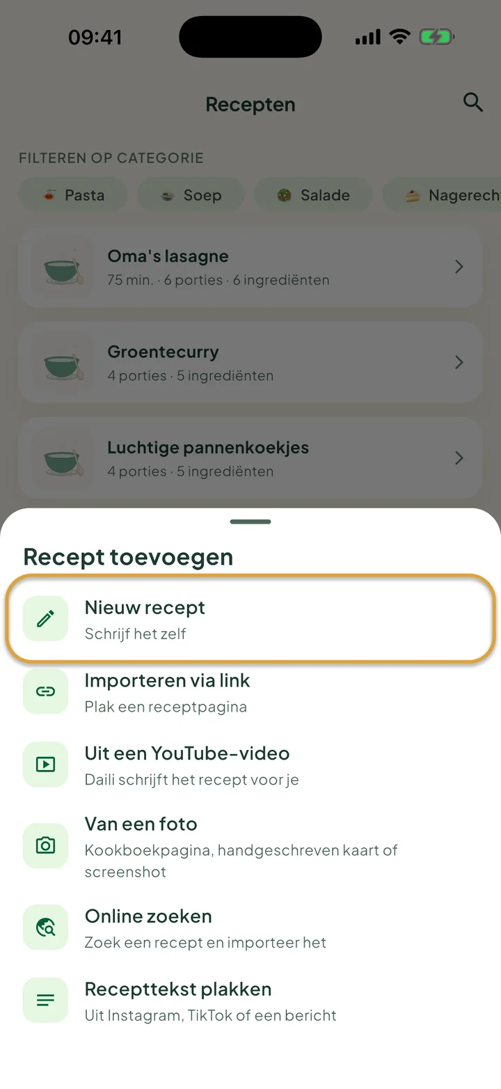 Het scherm Recepten met het menu + open. Nieuw recept is omcirkeld.