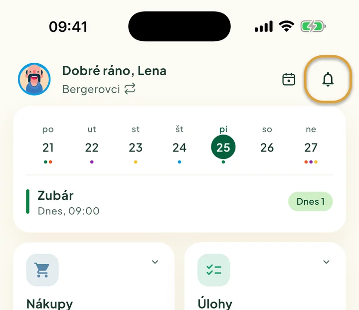 Horná časť domovskej obrazovky. Zakrúžkované je tlačidlo so zvončekom vpravo hore.